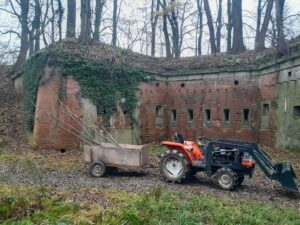 projekt nasadzeń drzew miododajnych oraz warsztatów edukacyjnych „Małopolska Pszczoła”.